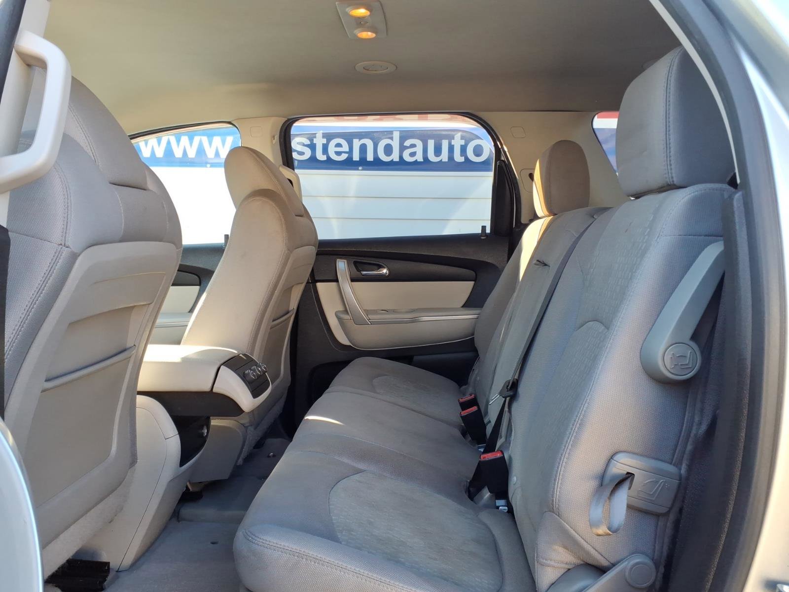 Used 2011 GMC Acadia SL w/ Preferred Package FWD image 8
