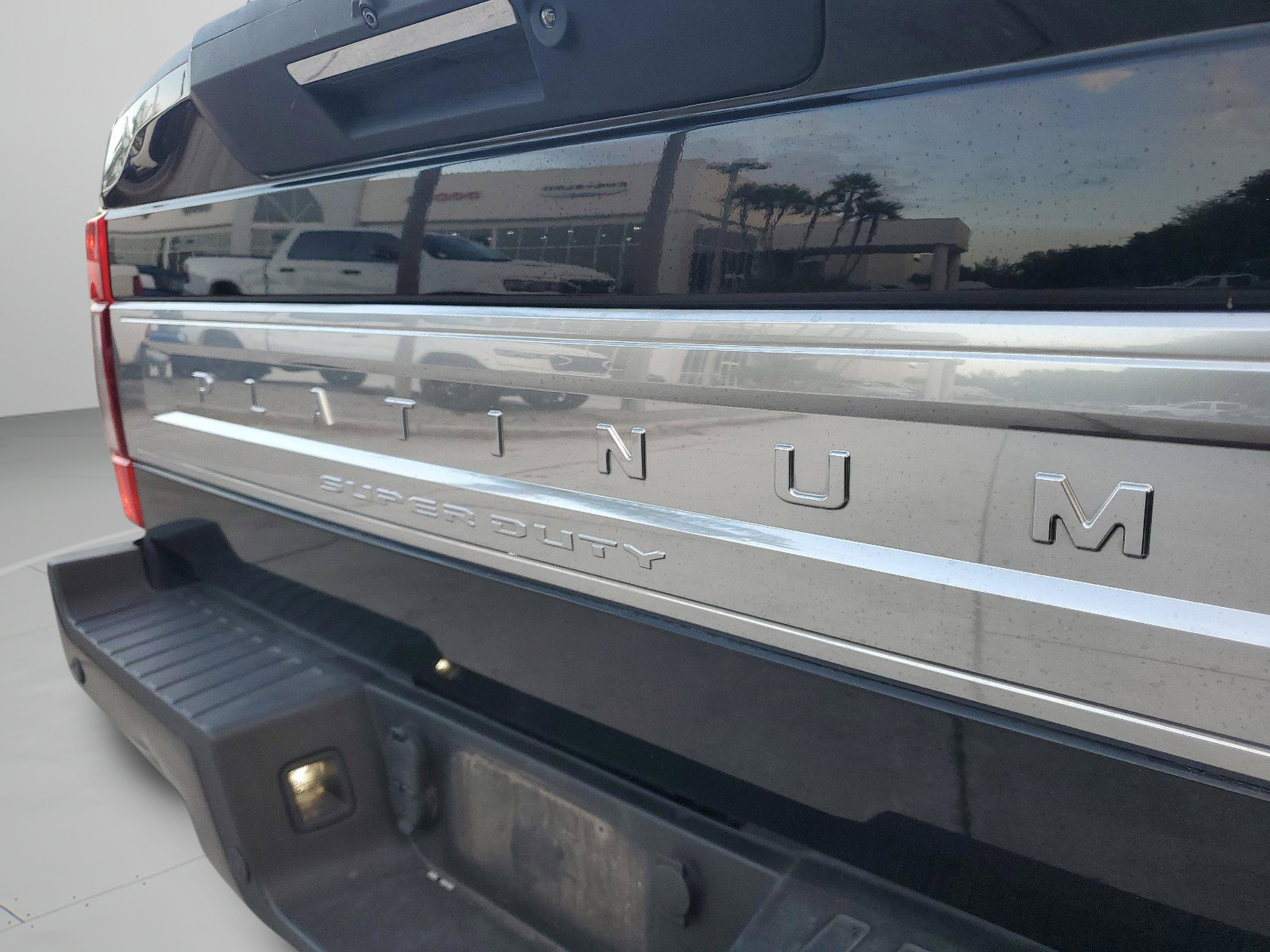 Used 2021 Ford F350 Platinum w/ Tremor Off-Road Package AWD/4WD image 31