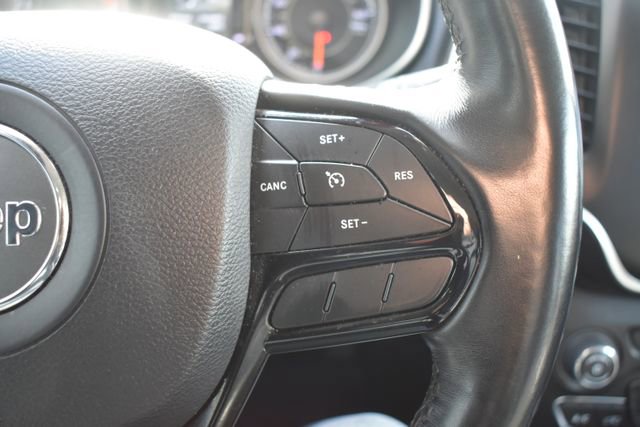 Used 2019 Jeep Cherokee Latitude Plus AWD/4WD image 24