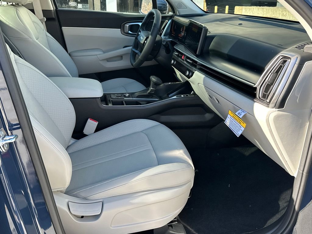 New 2026 Kia Sorento S w/ S Panoramic Sunroof Package image 9