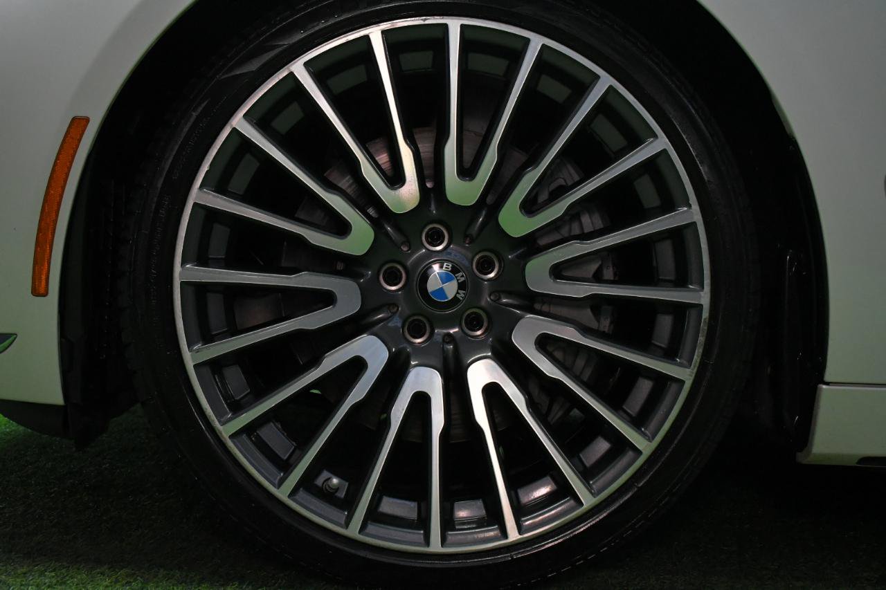 Used 2016 BMW 750i RWD image 6