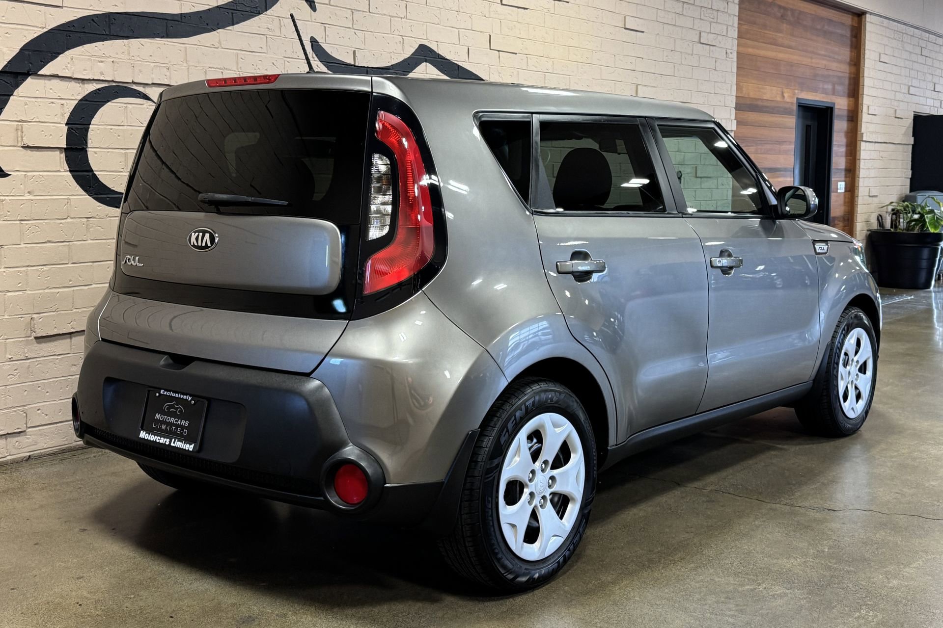 Used 2015 Kia Soul FWD image 3