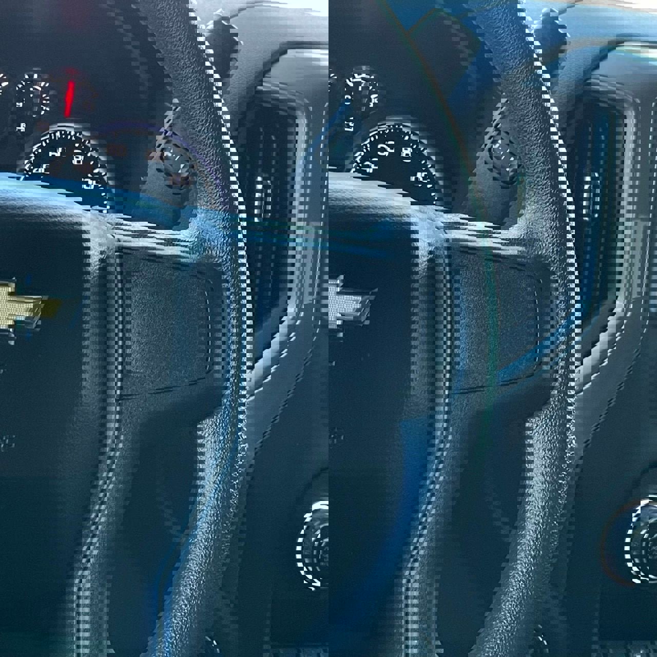 Used 2023 Chevrolet Silverado 1500 Custom image 15