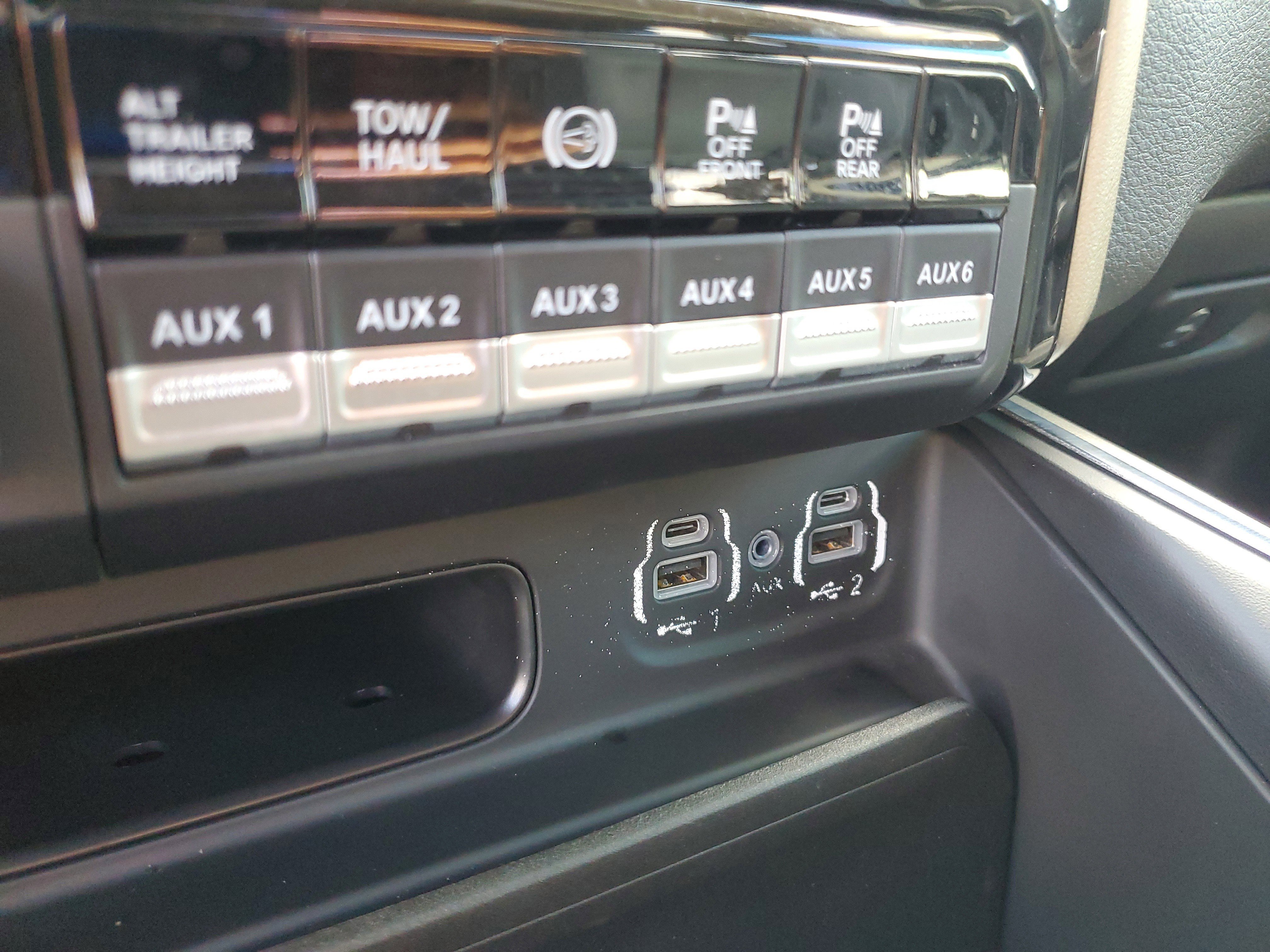 Used 2020 RAM 3500 Laramie image 19