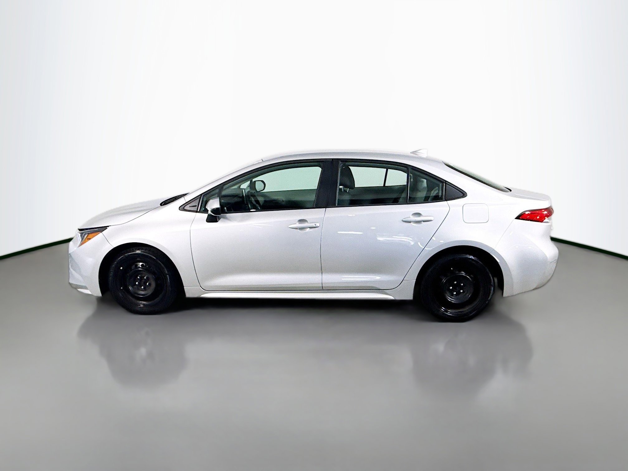 Used 2020 Toyota Corolla LE FWD image 6