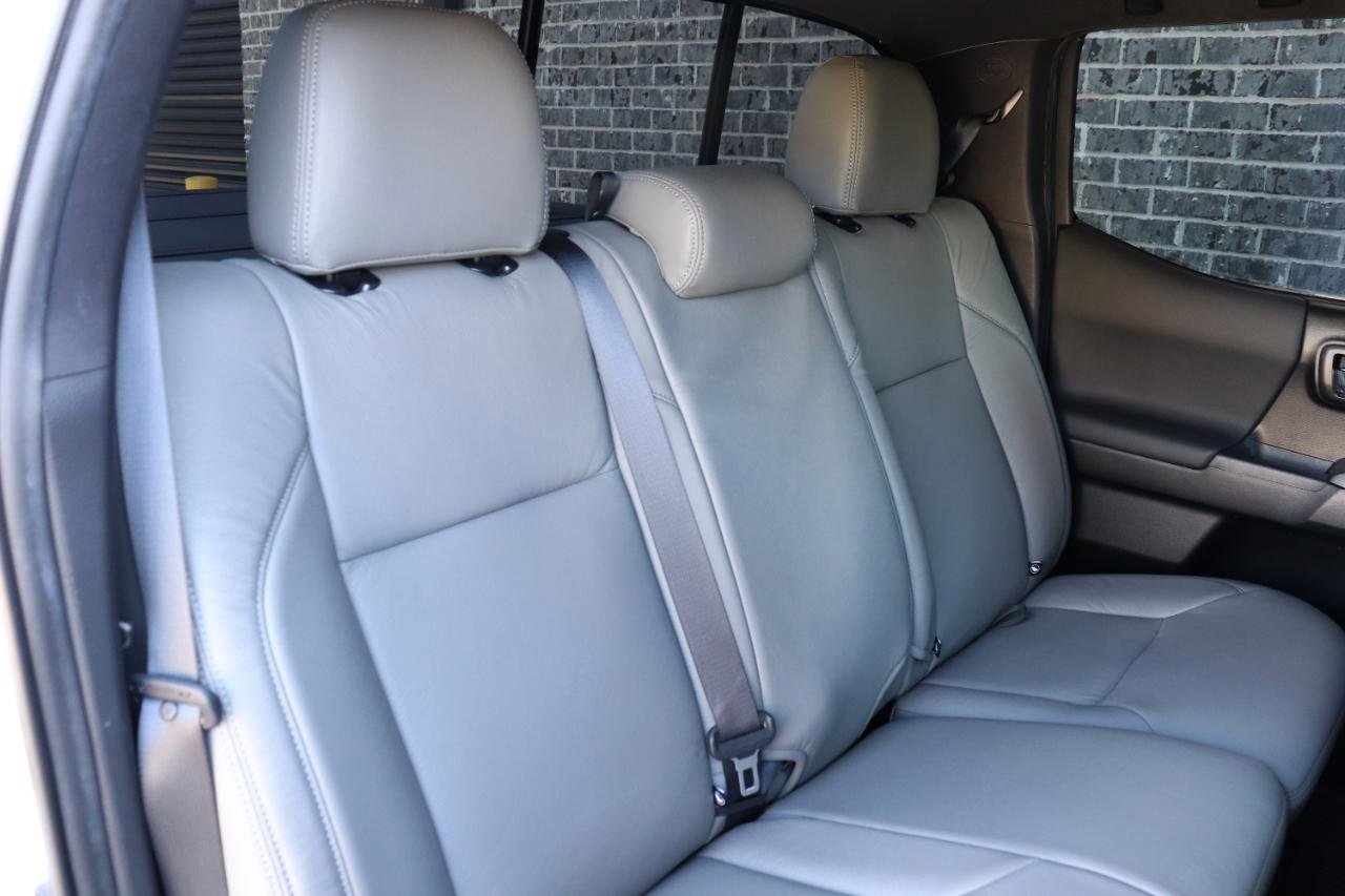 Used 2018 Toyota Tacoma TRD Sport image 35