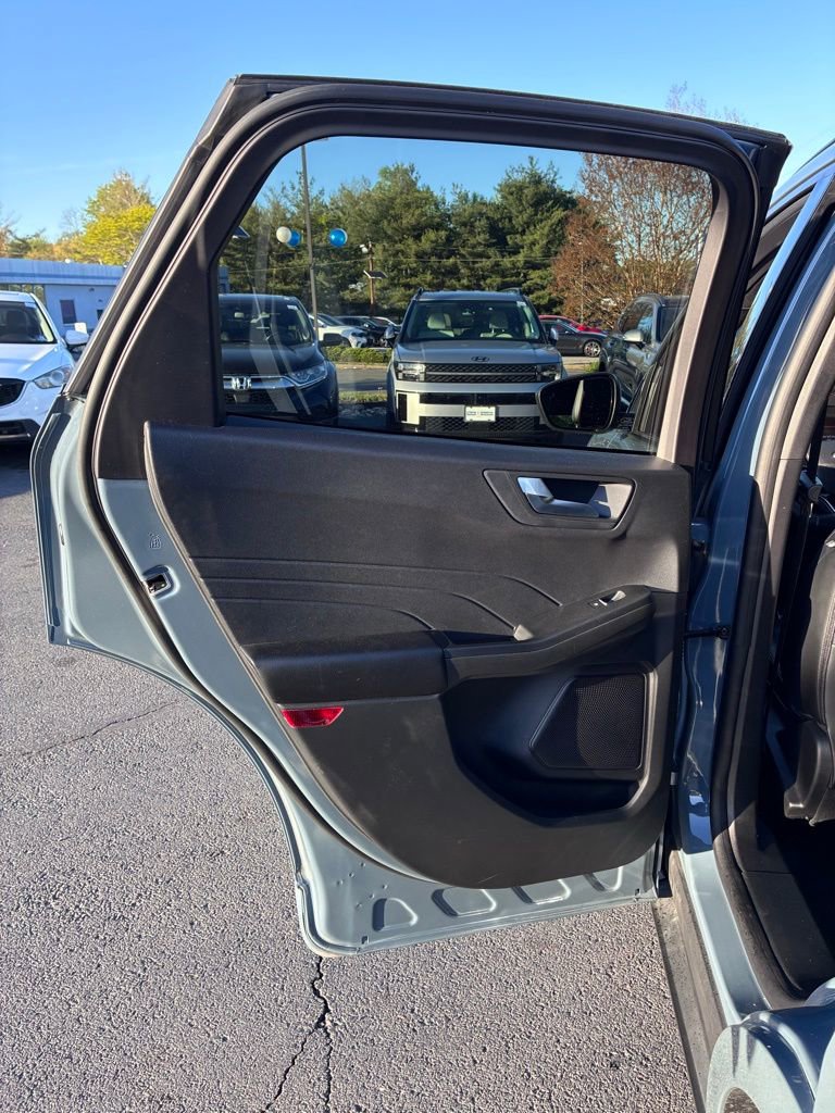 Used 2023 Ford Escape ST-Line w/ Tech Pack #1 AWD/4WD image 41