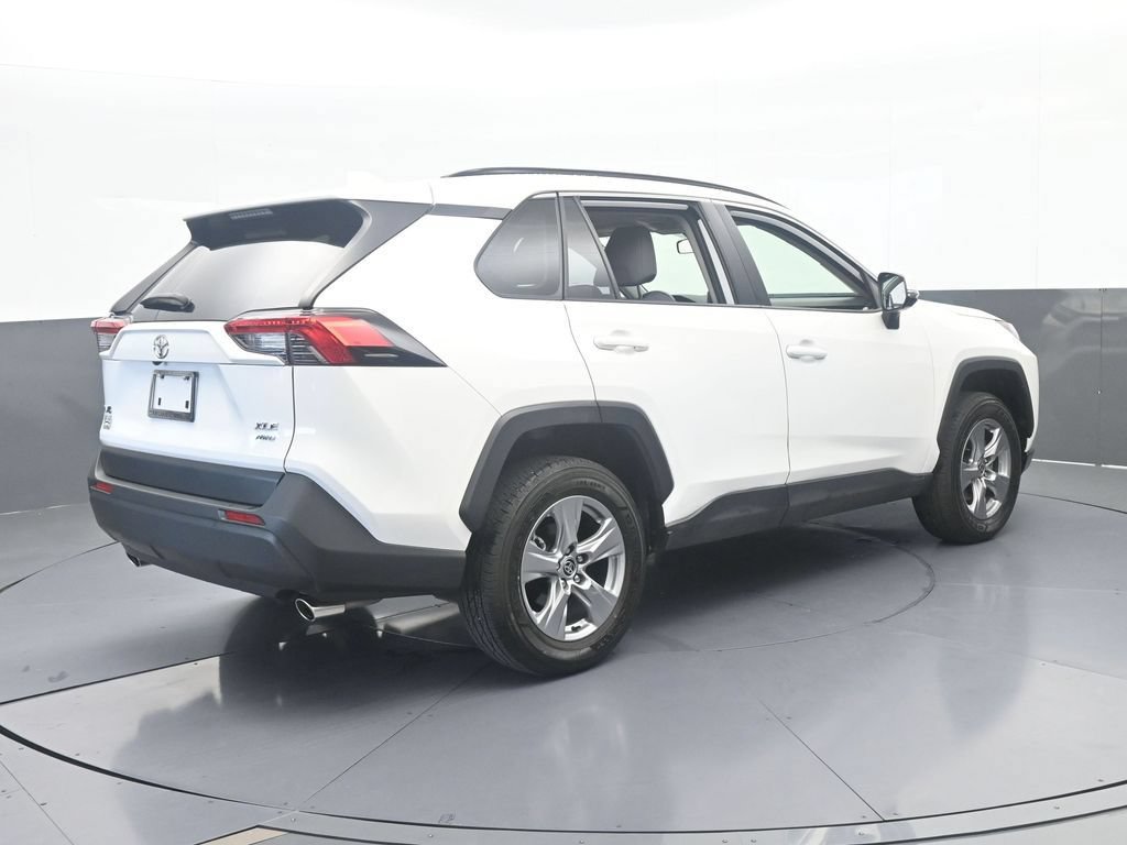 Used 2024 Toyota RAV4 XLE AWD/4WD image 6