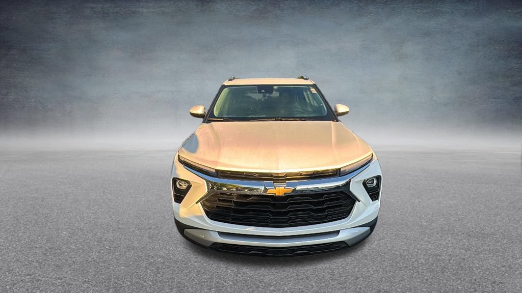 Used 2025 Chevrolet TrailBlazer LT AWD/4WD image 3