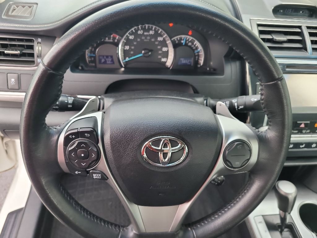 Used 2014 Toyota Camry SE FWD image 8