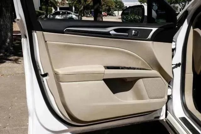 Used 2016 Ford Fusion SE w/ Equipment Group 502A image 48