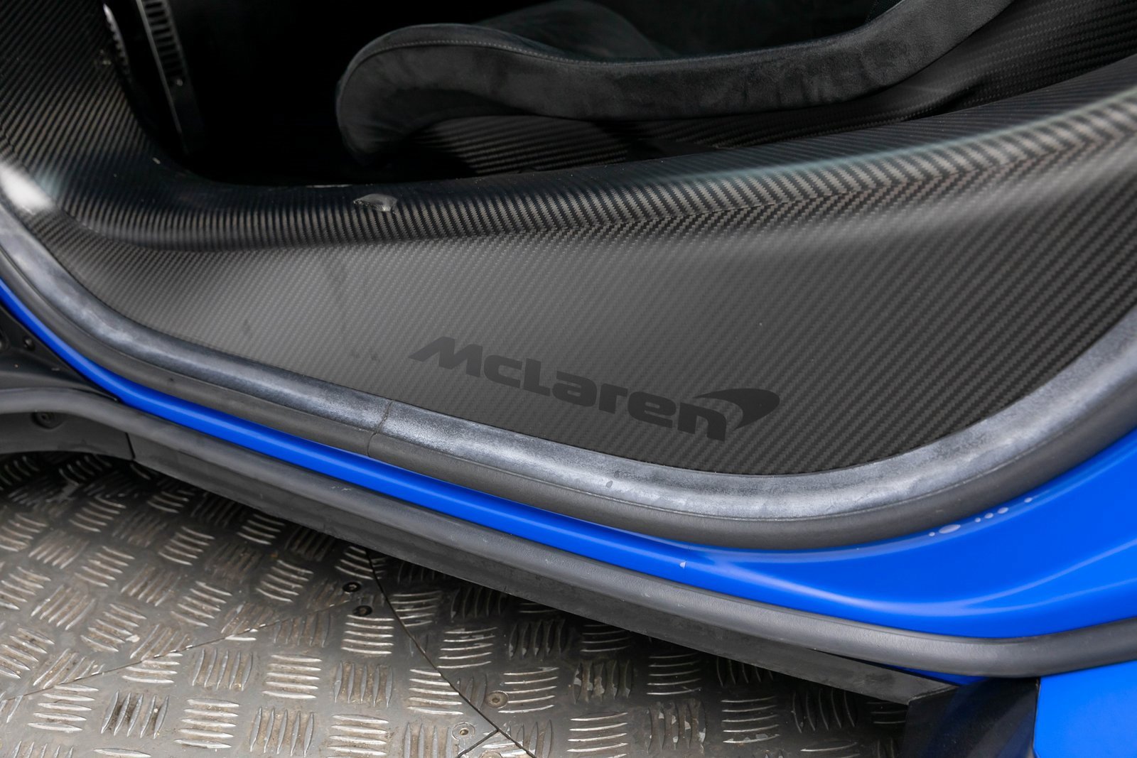 Used 2020 McLaren 620R RWD image 25
