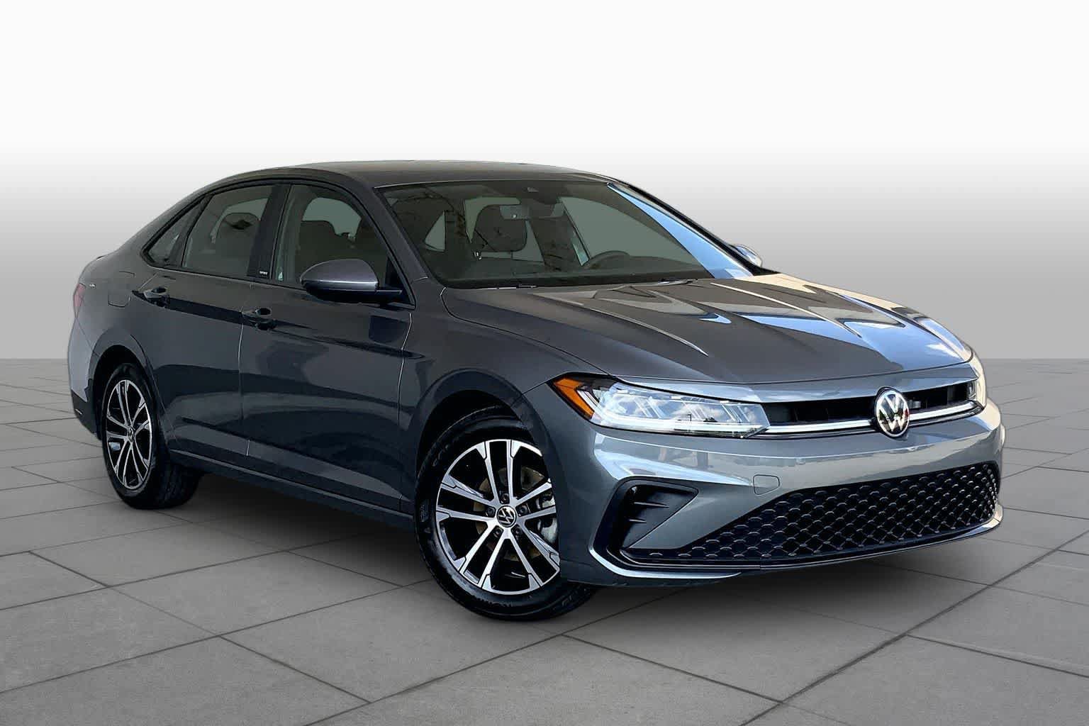 Used 2026 Volkswagen Jetta Sport FWD image 4
