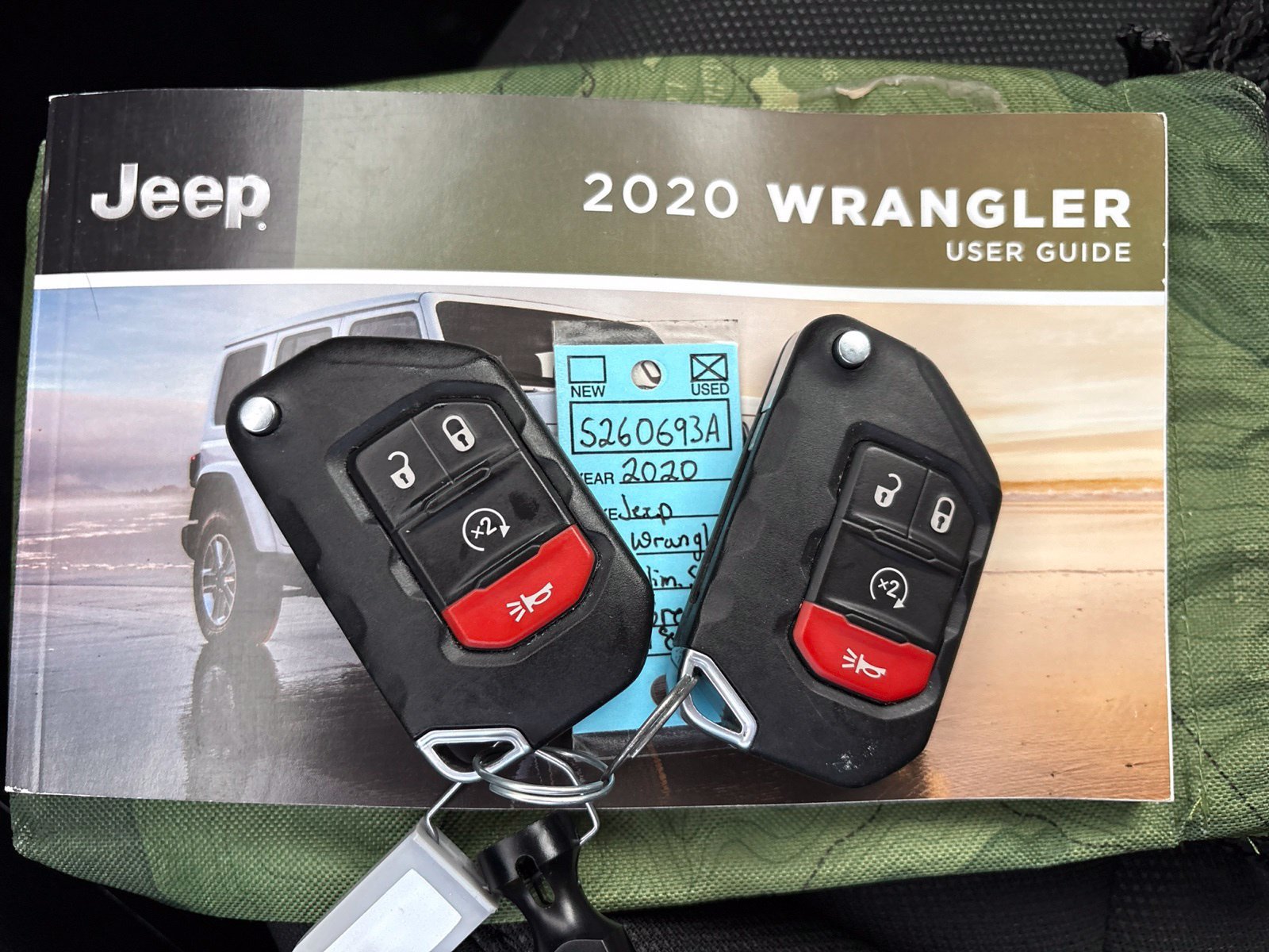 Used 2020 Jeep Wrangler Unlimited Sahara w/ Cold Weather Group AWD/4WD image 31