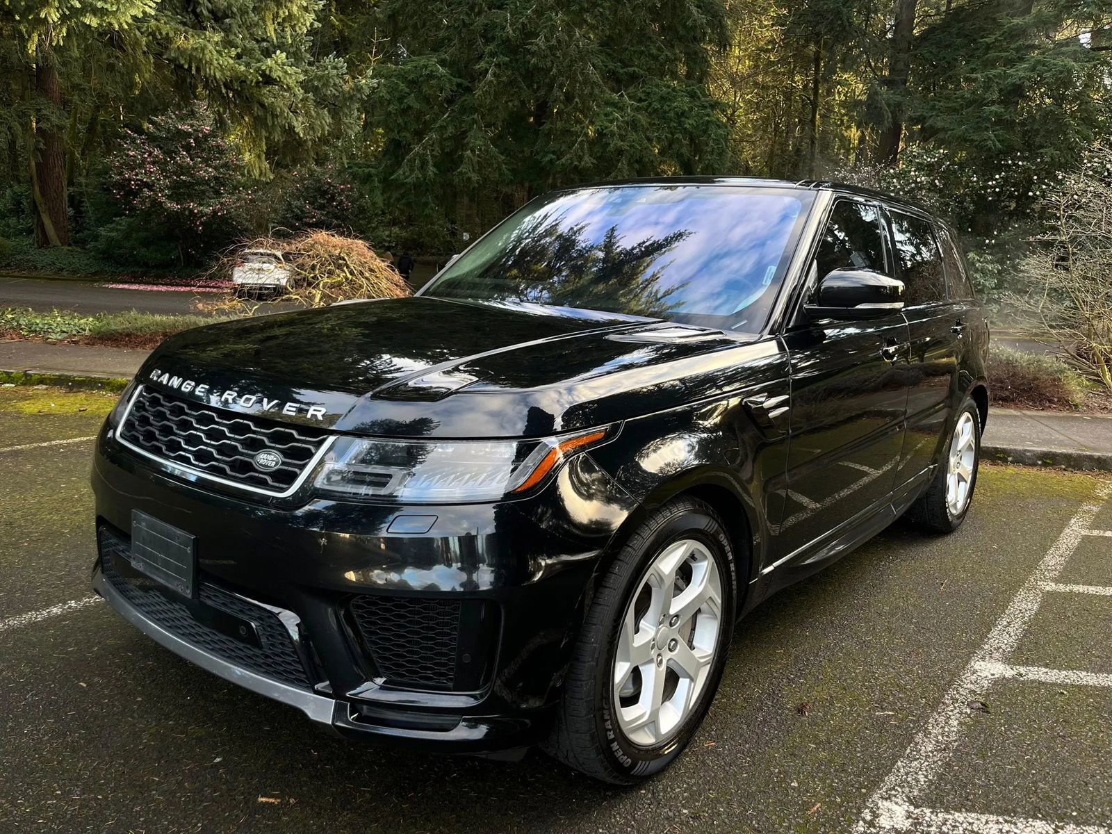 Used 2020 Land Rover Range Rover Sport HSE AWD/4WD image 2