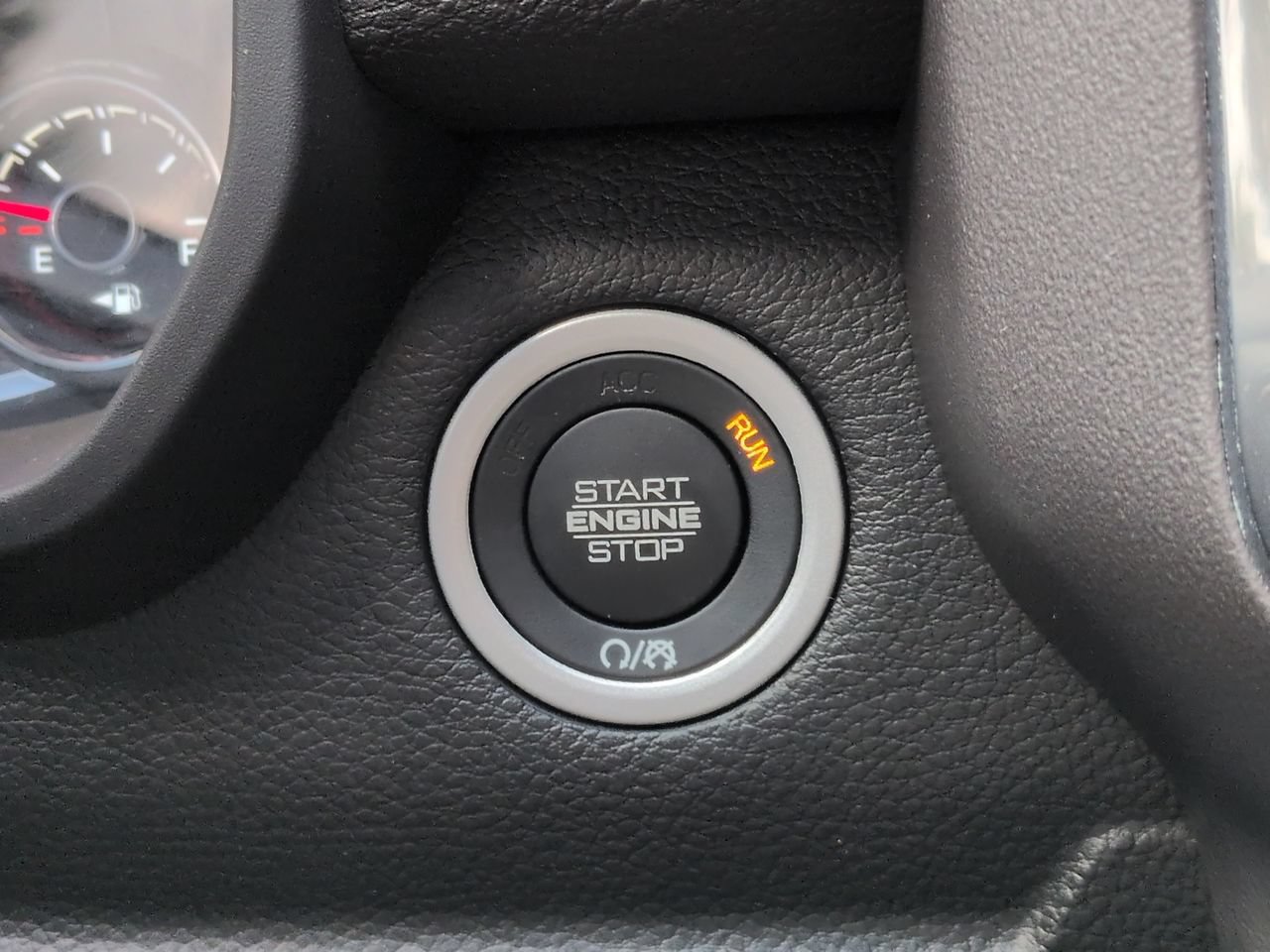 Used 2023 RAM 1500 Laramie AWD/4WD image 30