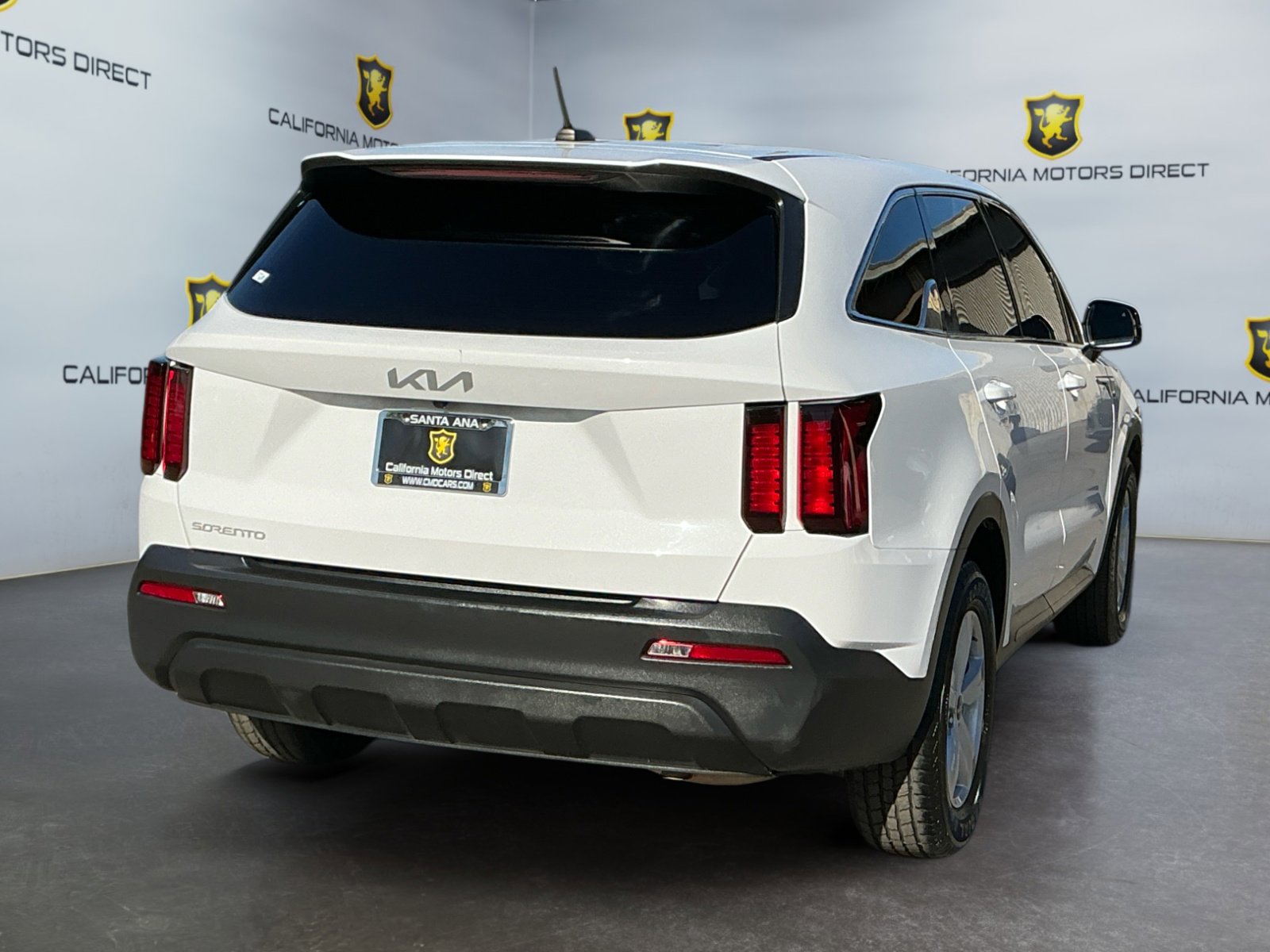Used 2023 Kia Sorento LX image 5