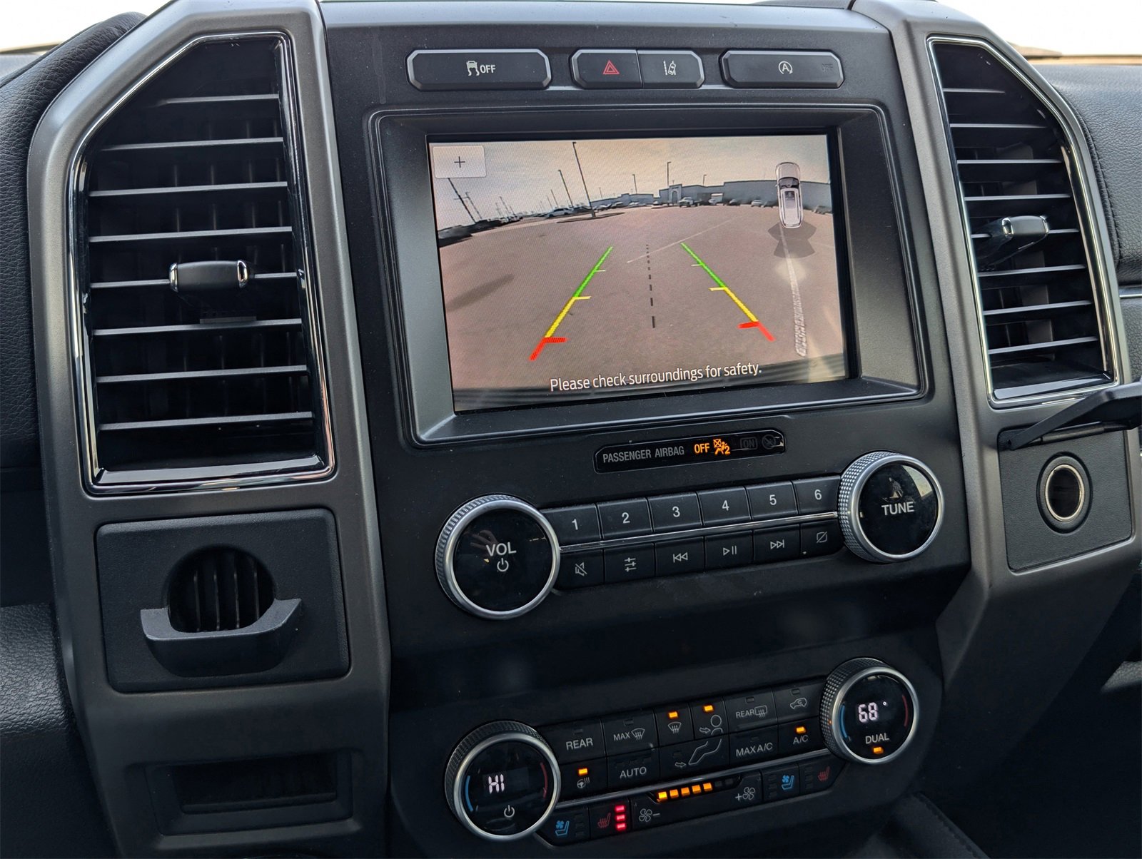 Used 2021 Ford Expedition XLT image 18