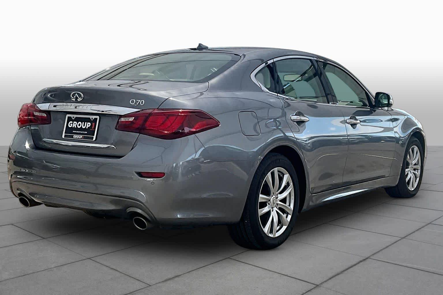 Used 2015 INFINITI Q70 3.7 RWD image 13