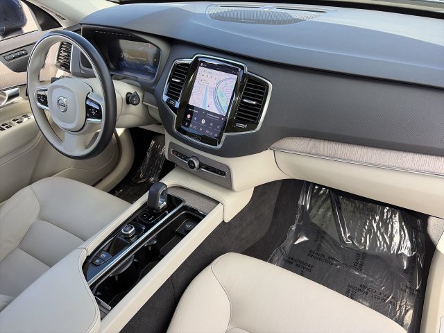 Used 2023 Volvo XC90 B6 Plus w/ Protection Package Premier AWD/4WD image 13