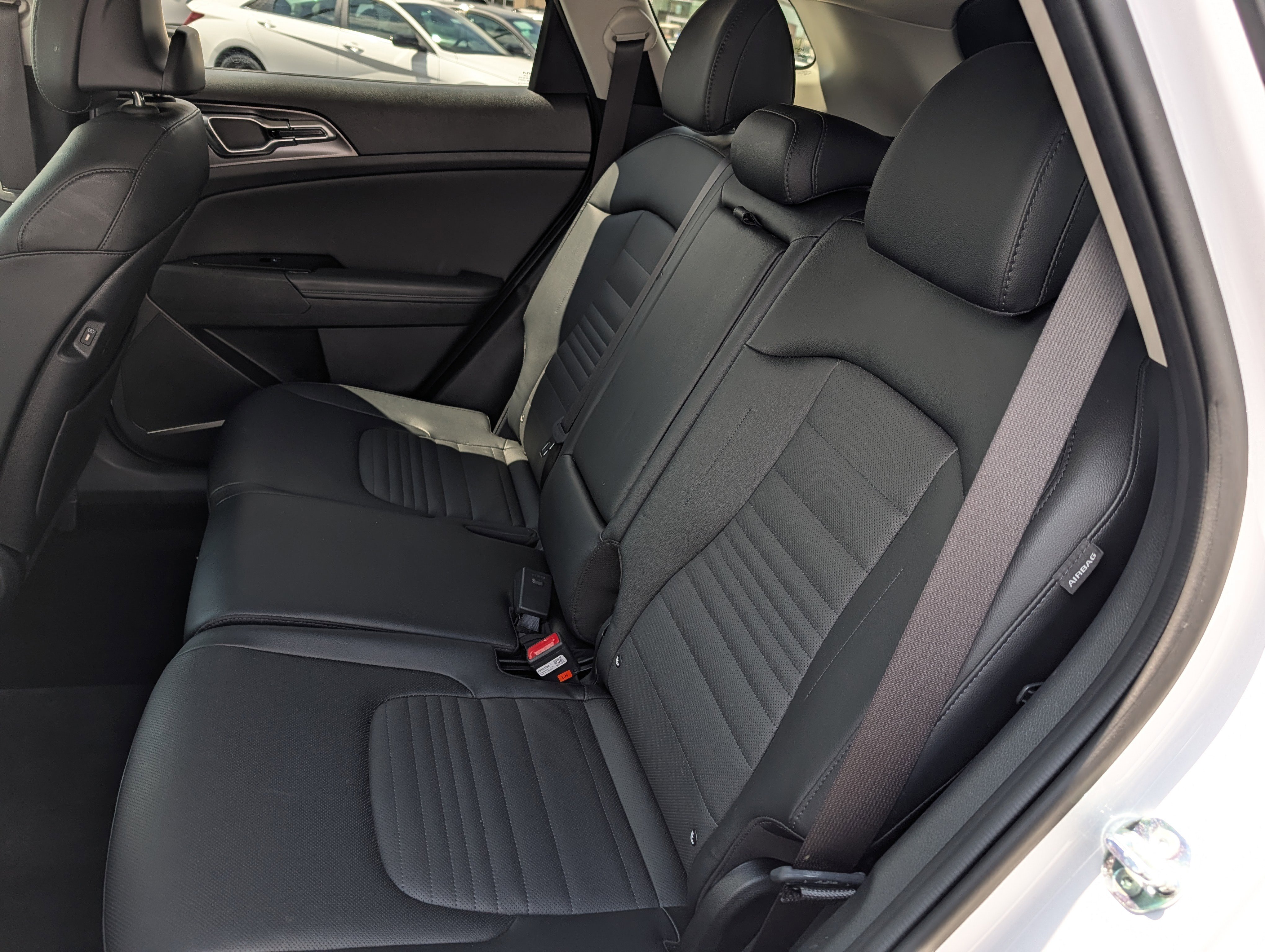 Used 2025 Kia Sportage SX AWD/4WD image 12