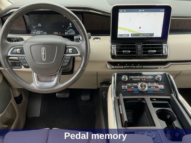 Used 2020 Lincoln Navigator Reserve w/ Luxury Package image 16