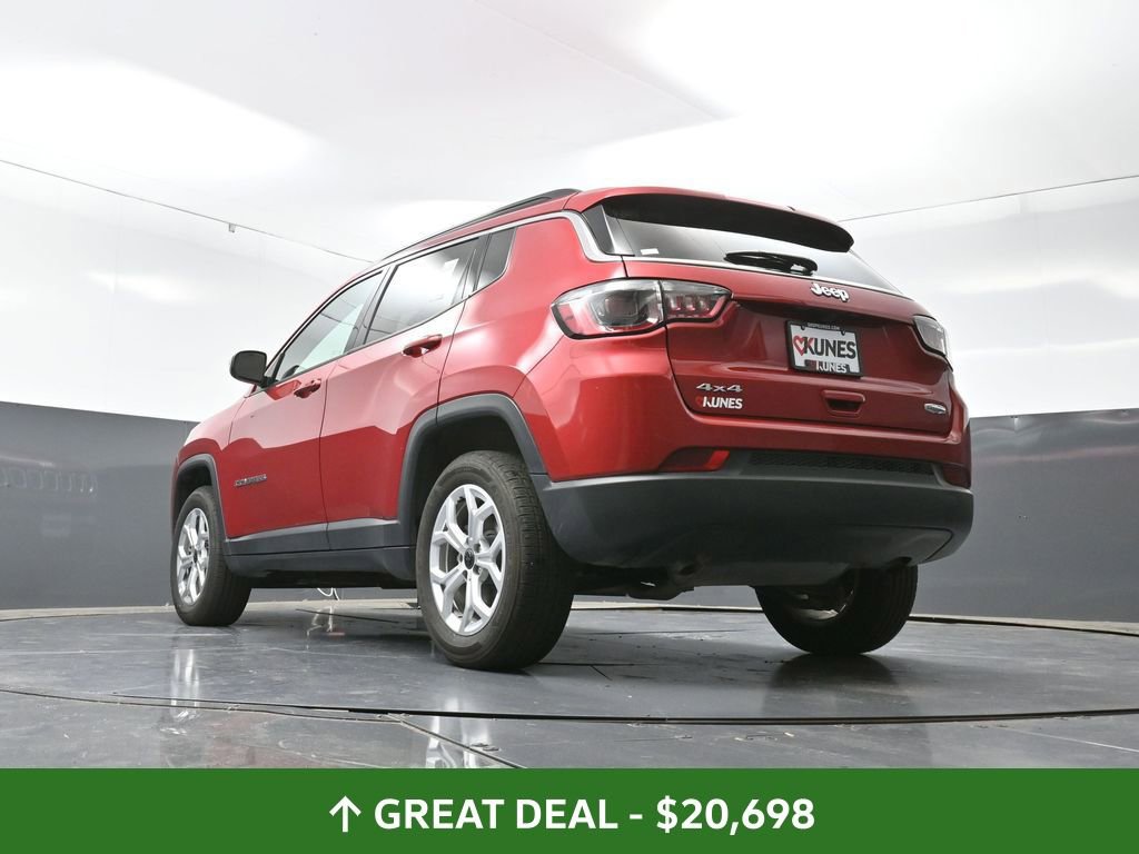 Used 2025 Jeep Compass Latitude image 61