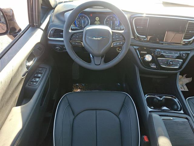 New 2026 Chrysler Pacifica Limited w/ S Appearance Package image 9