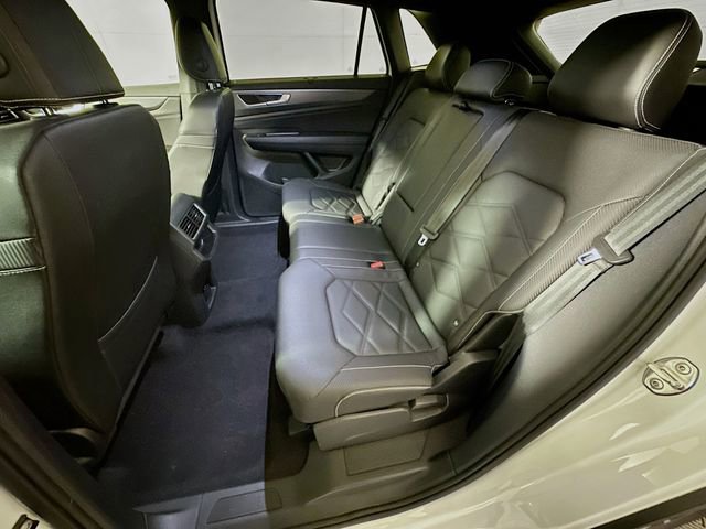 Used 2025 Volkswagen Atlas Cross Sport SE image 22