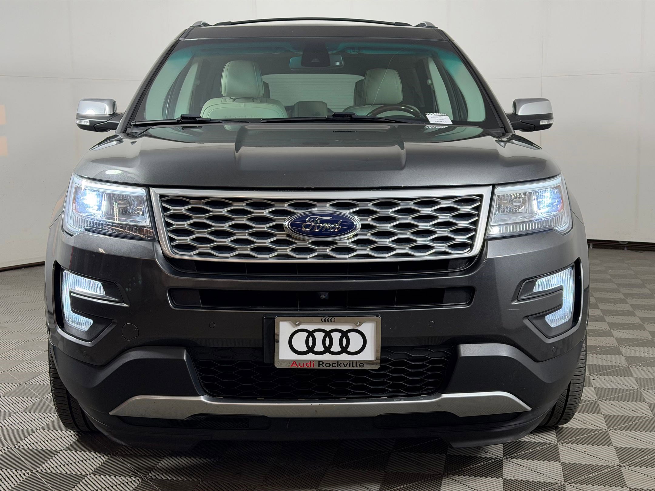 Used 2016 Ford Explorer Platinum AWD/4WD image 6