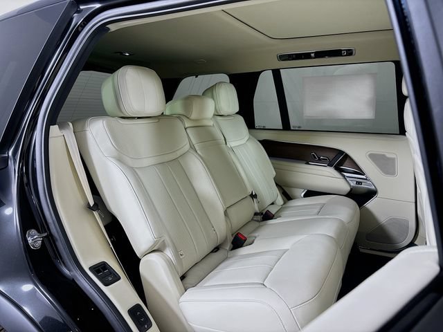 New 2026 Land Rover Range Rover Long Wheelbase SE AWD/4WD image 23