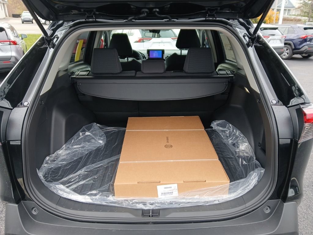 New 2025 Toyota RAV4 LE image 8