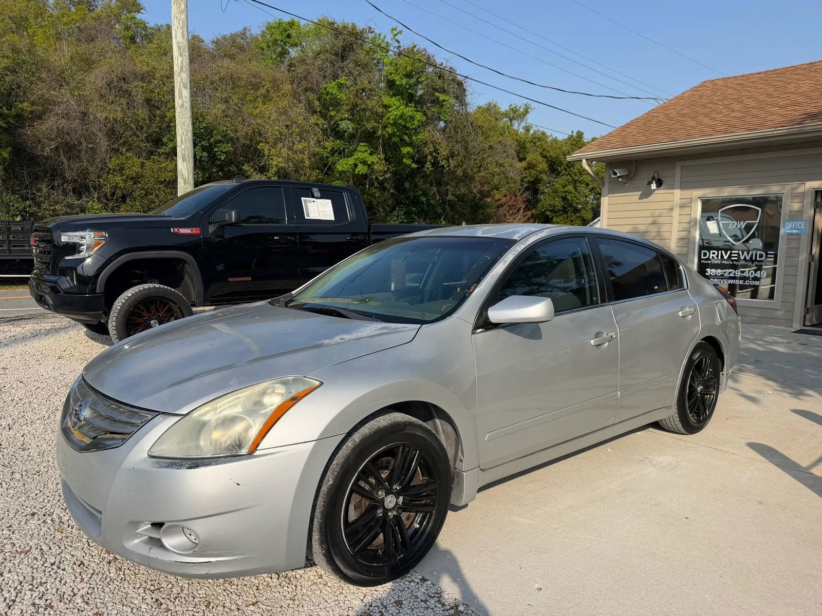 Used 2011 Nissan Altima 2.5 S image 1