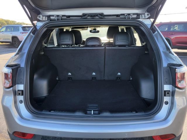 Used 2024 Jeep Compass Limited image 11