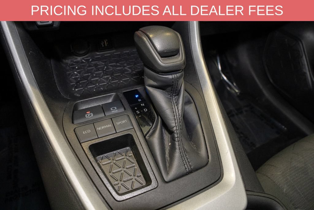 Used 2024 Toyota RAV4 XLE FWD image 15