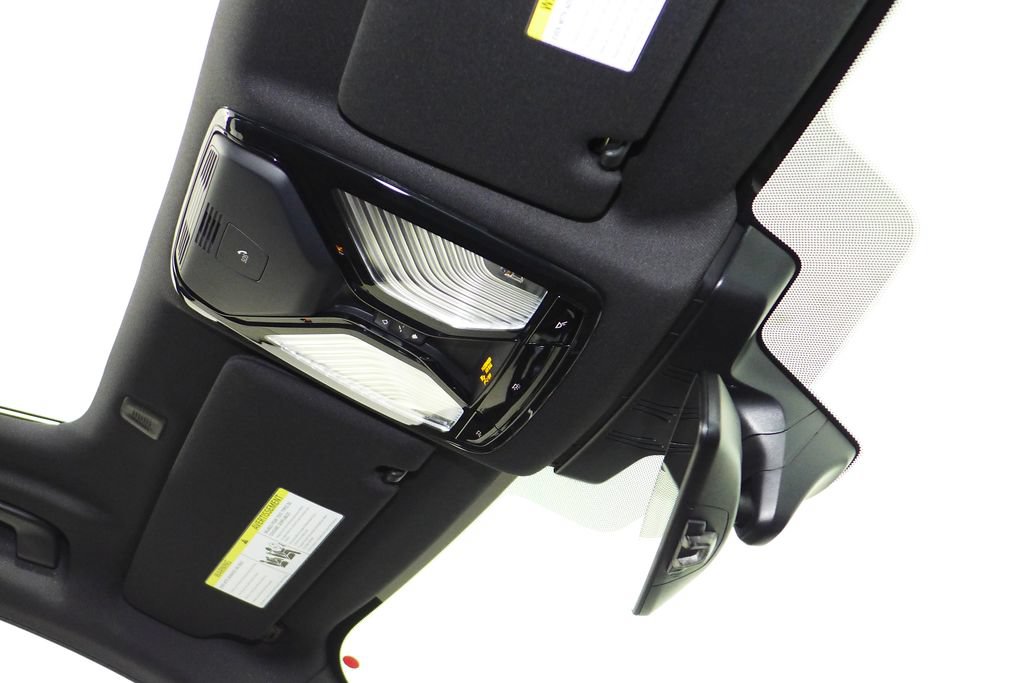 Used 2023 BMW 530i w/ Convenience Package RWD image 17