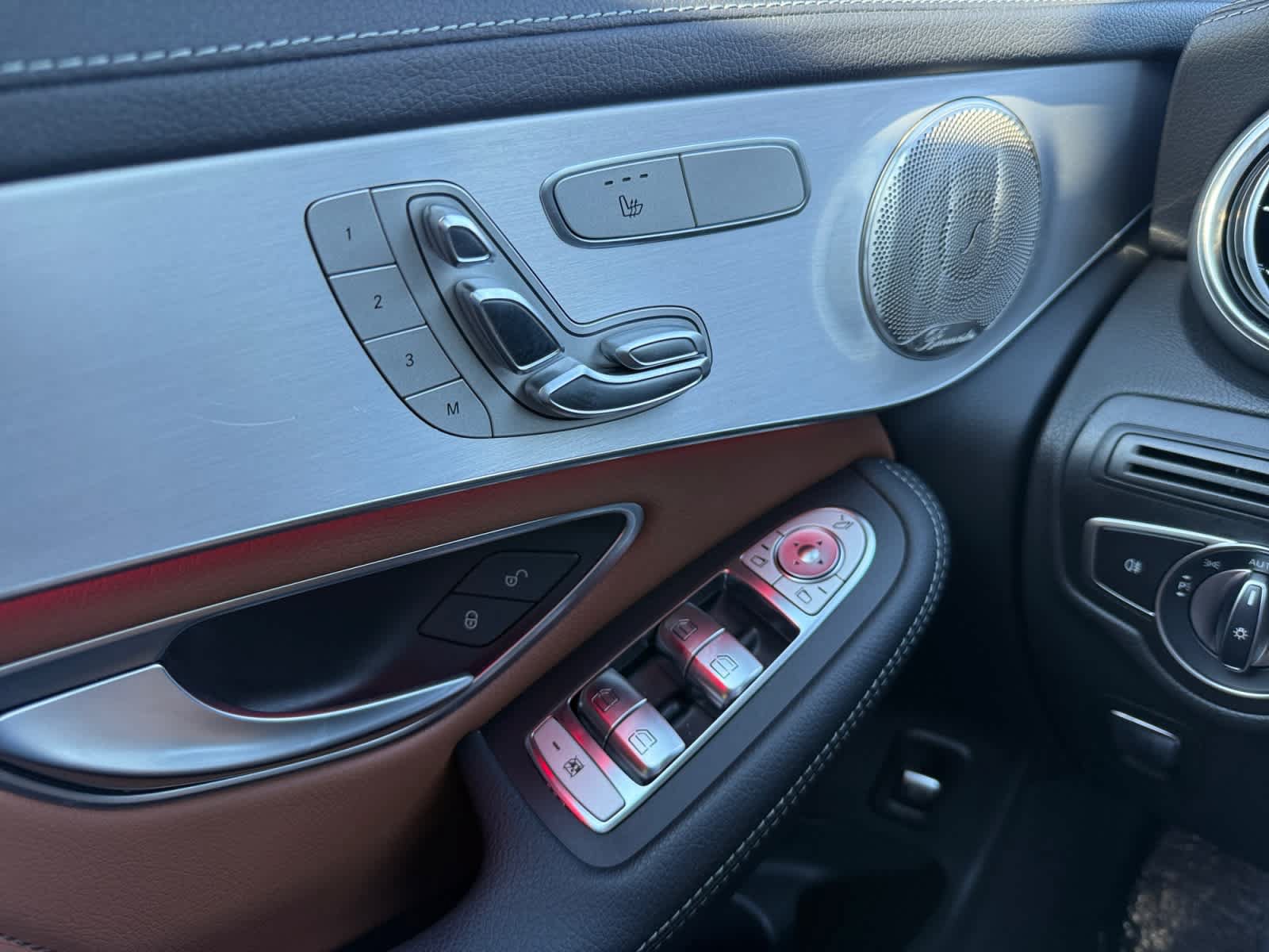 Certified 2022 Mercedes-Benz GLC 43 AMG 4MATIC image 28