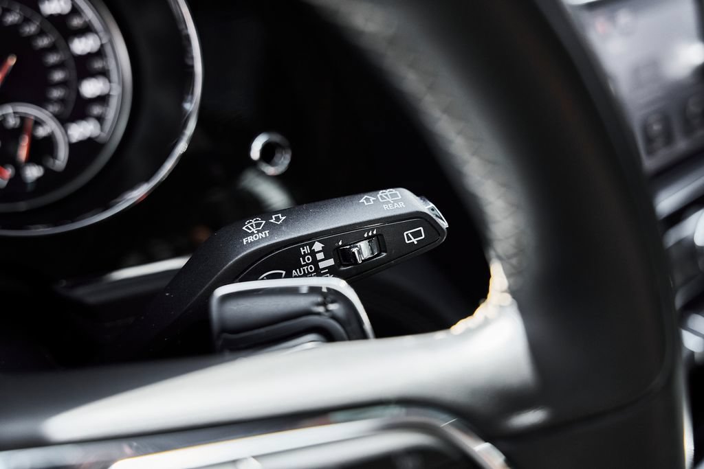 Used 2017 Bentley Bentayga AWD/4WD image 58