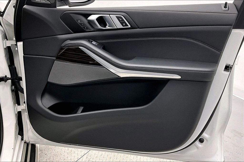 Used 2025 BMW X7 xDrive40i image 19