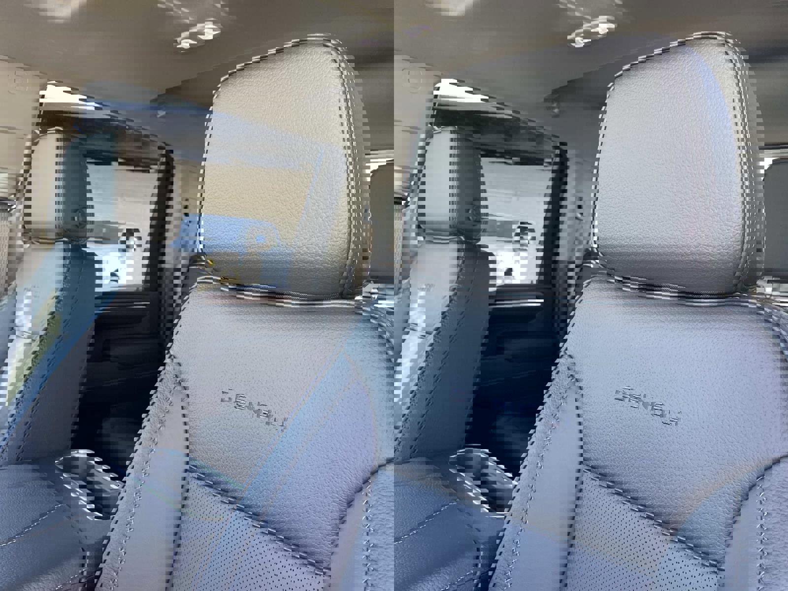 New 2026 GMC Sierra 3500 Denali w/ Denali Reserve Package image 25