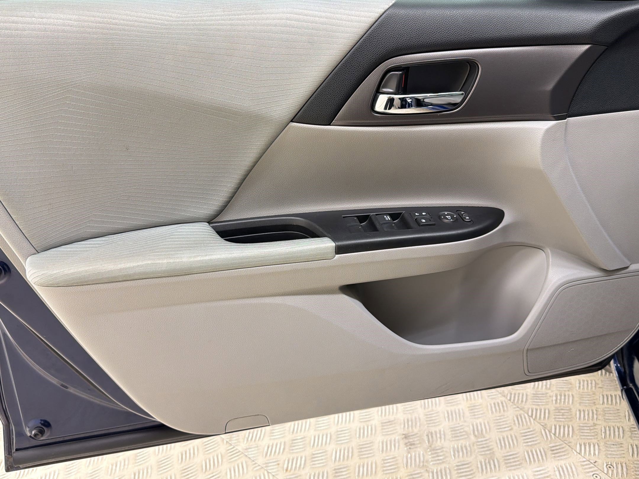 Used 2014 Honda Accord LX image 13