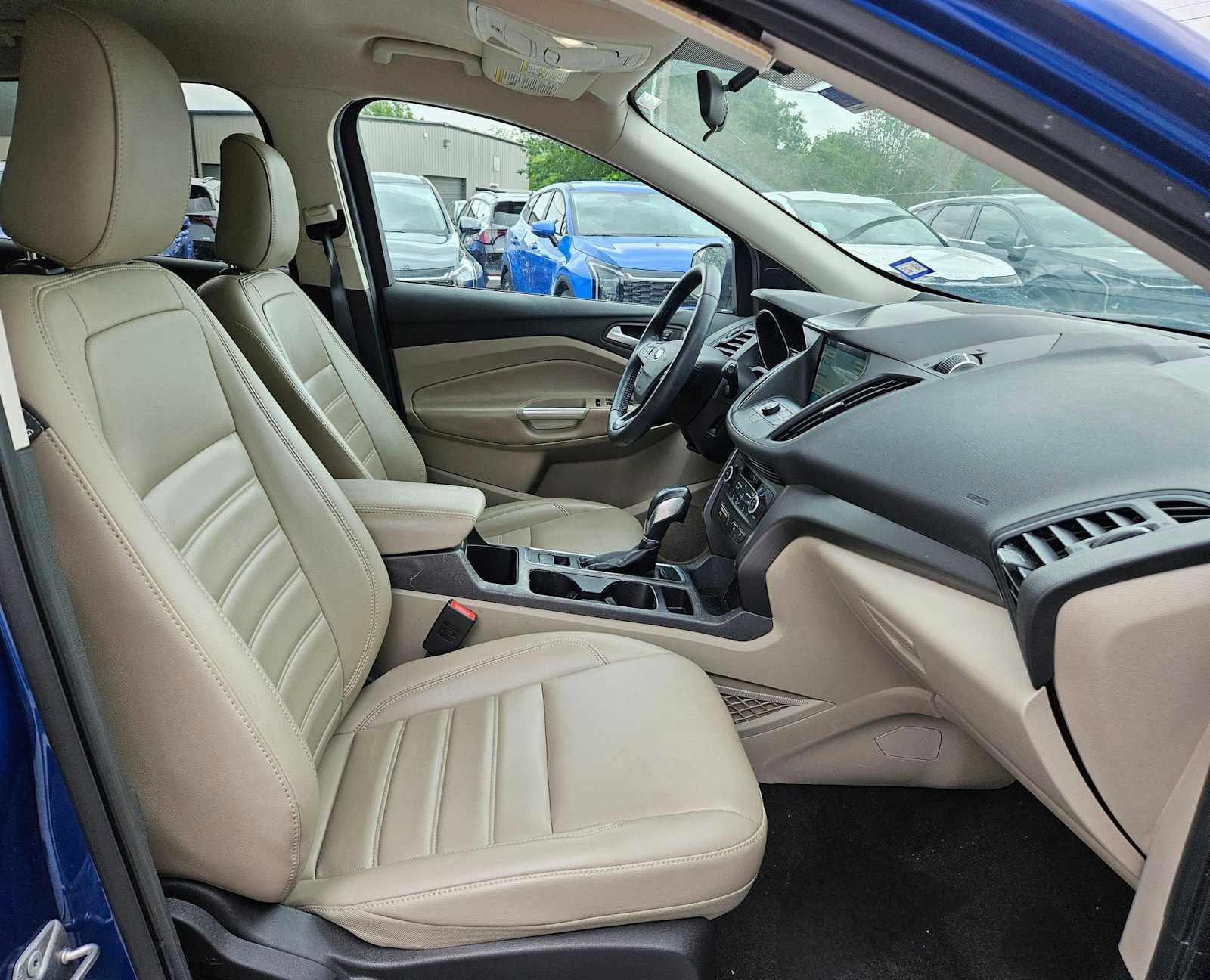 Used 2019 Ford Escape SEL image 10