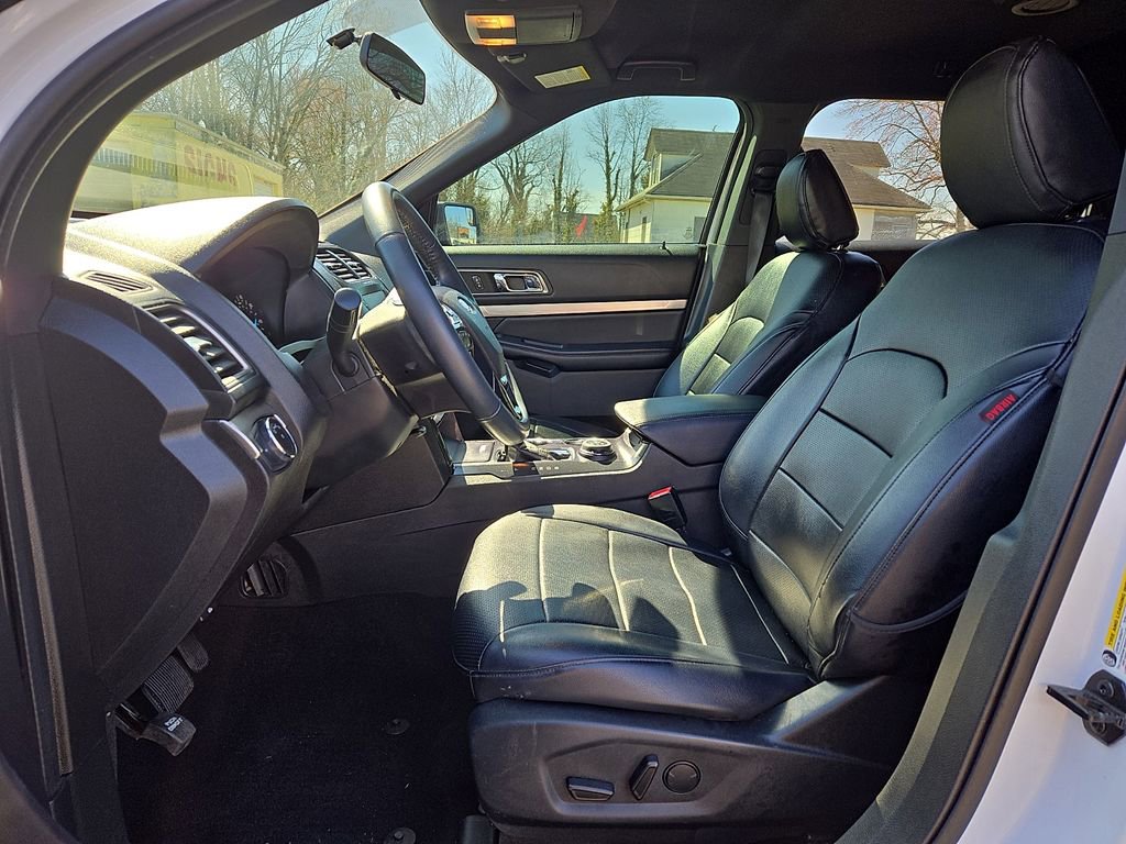 Used 2019 Ford Explorer XLT AWD/4WD image 14