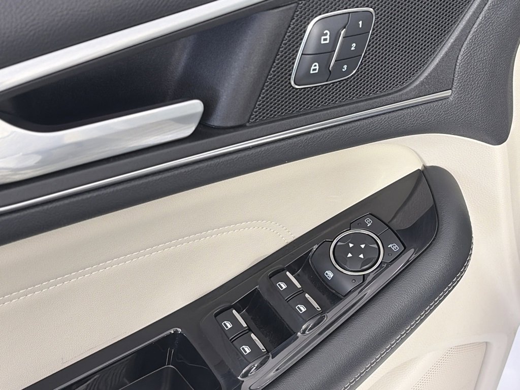 Used 2016 Ford Edge Titanium w/ Equipment Group 302A image 25