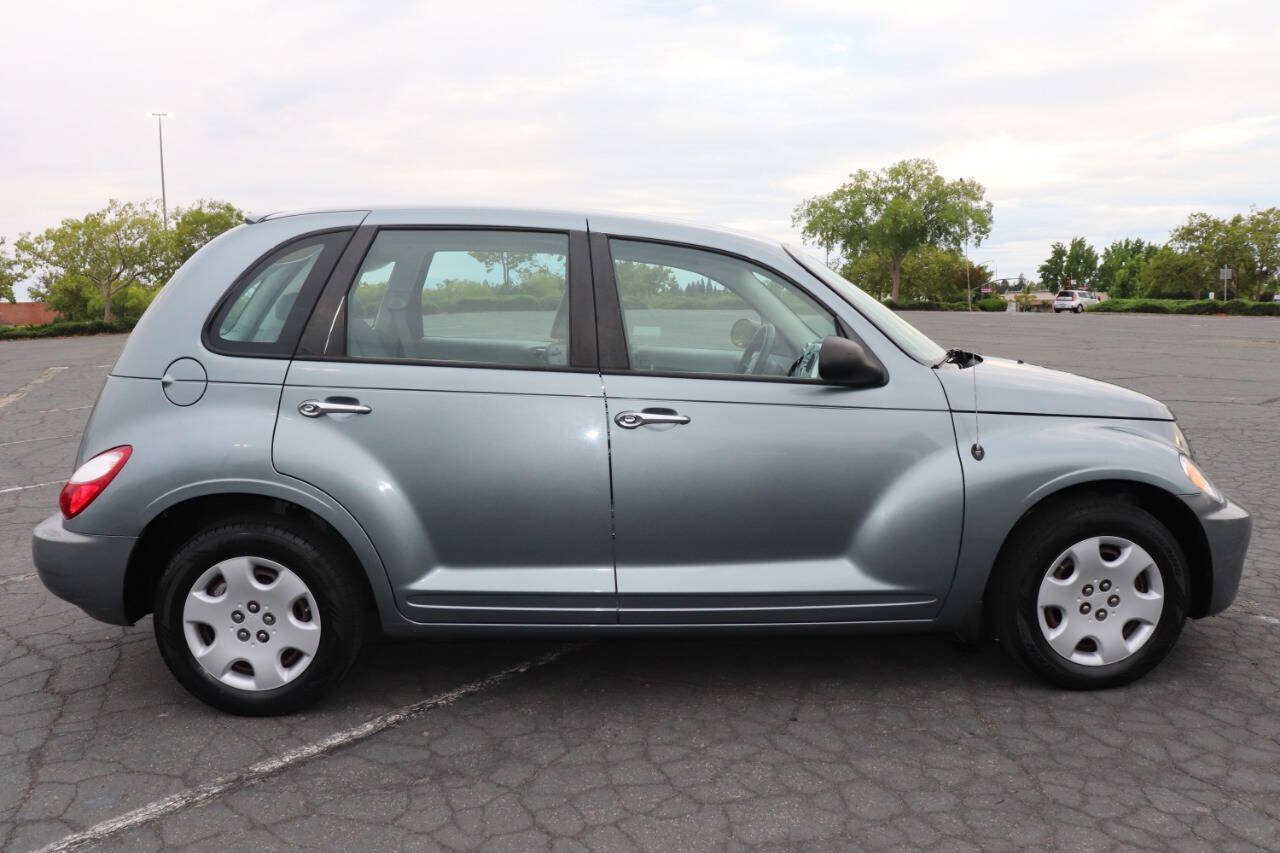 Used 2009 Chrysler PT Cruiser FWD image 9