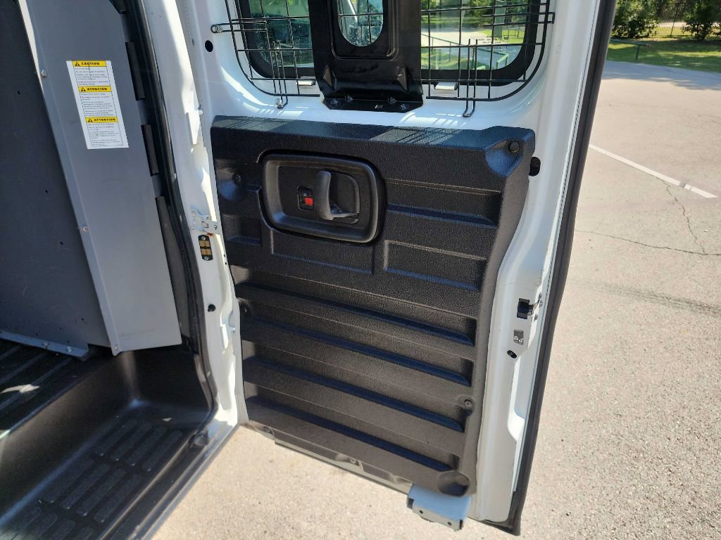Used 2018 Chevrolet Express 2500 w/ Driver Convenience Package RWD image 33