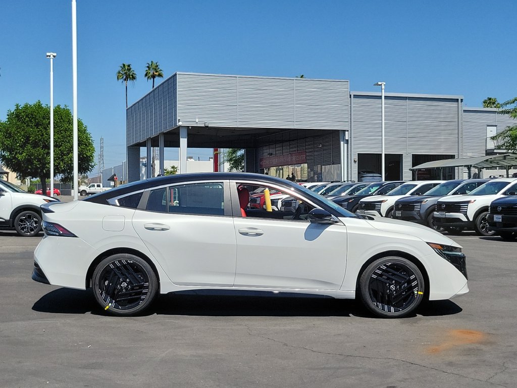 New 2027 Nissan Sentra SR FWD image 8