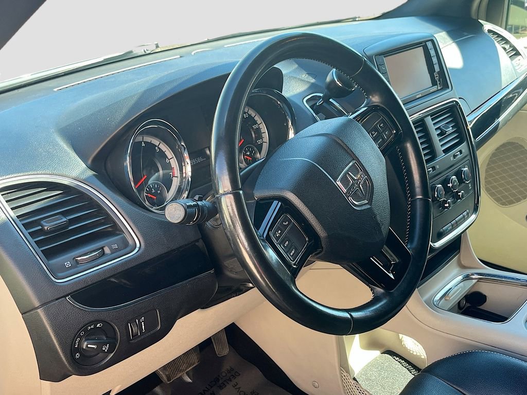 Used 2020 Dodge Grand Caravan SXT image 11