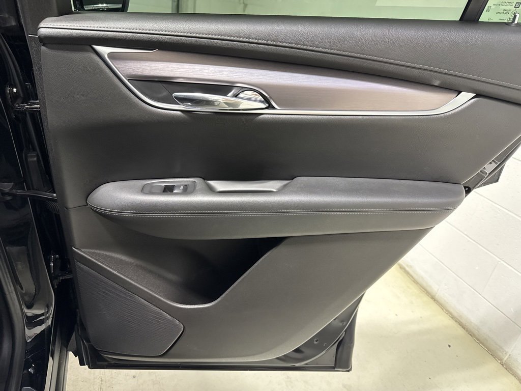 Used 2023 Cadillac XT6 Luxury image 34