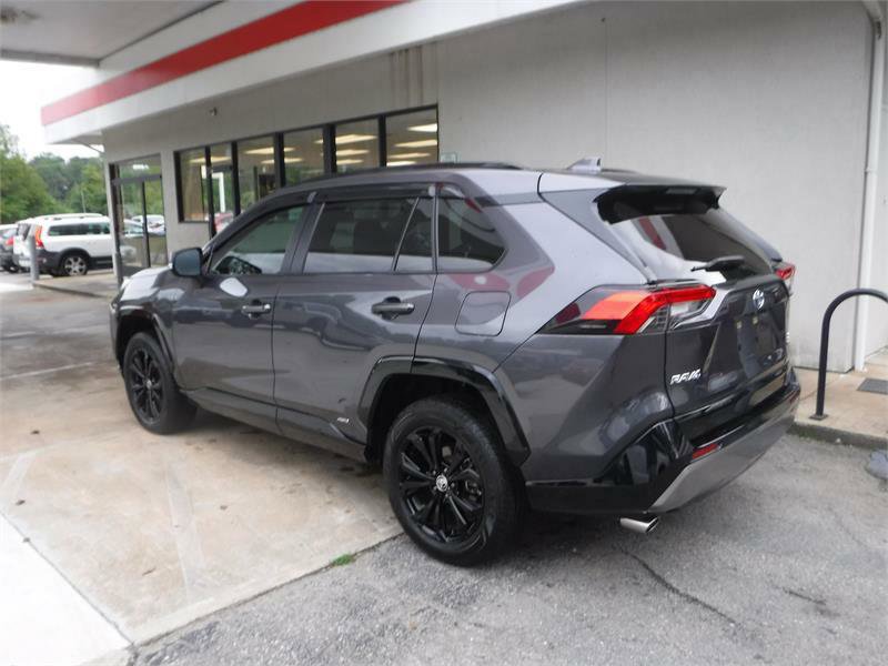 Used 2022 Toyota RAV4 SE image 12